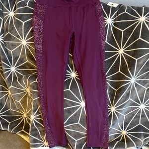 Women’s Capri leggings. Exclusive Disney Wine and Dine Marathon weekend 2025.